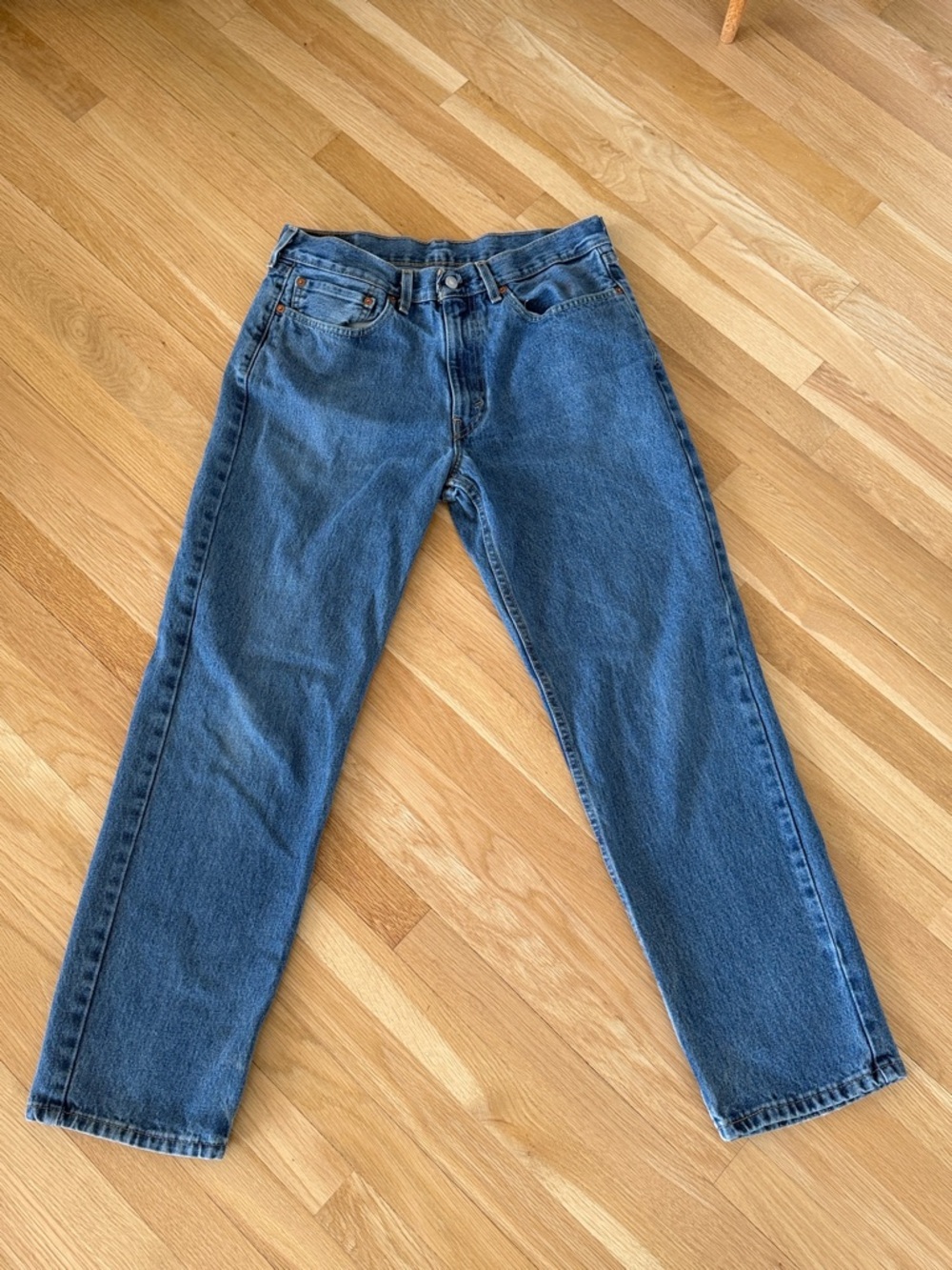 Levis 550